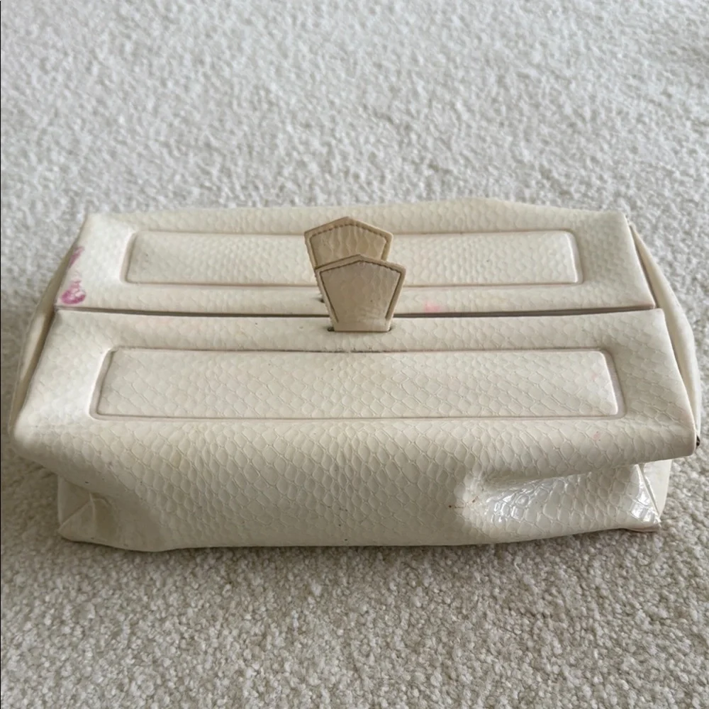 Vintage St Thomas Flip-Top Travel Valet Kit